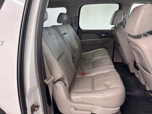 Used 2008 Chevrolet Suburban LT w/ LT Preferred Equipment Group AWD/4WD image 27