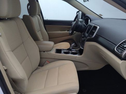 Used 2020 Jeep Grand Cherokee Laredo RWD image 21