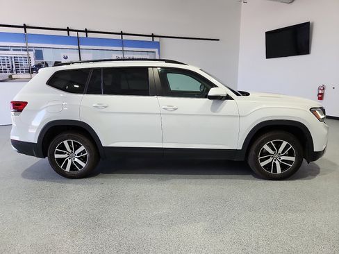 Certified 2023 Volkswagen Atlas SE FWD image 2