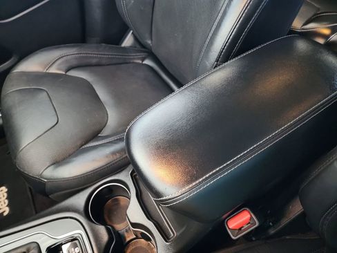 Used 2019 Jeep Cherokee Limited FWD image 33