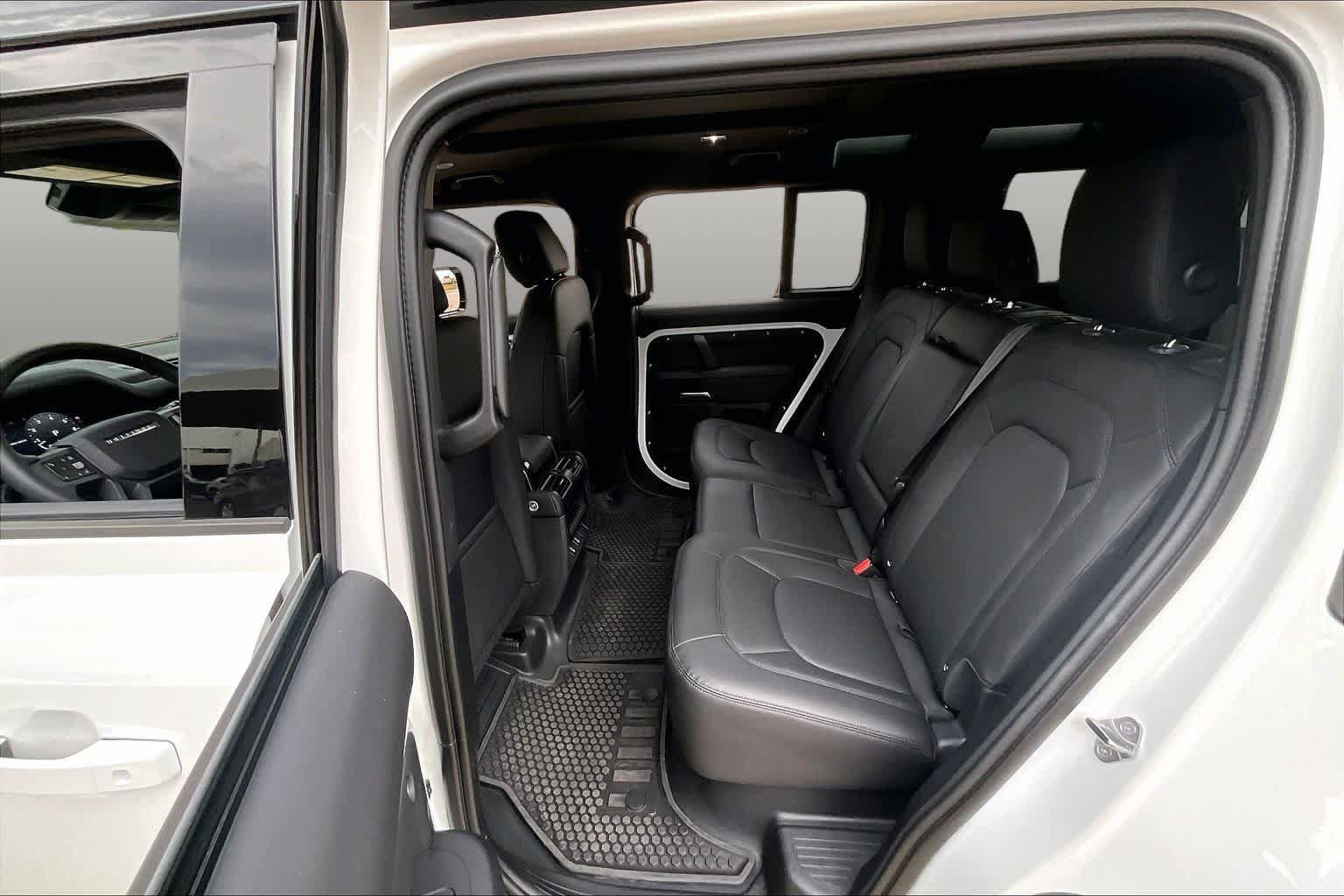 Used 2026 Land Rover Defender 110 S AWD/4WD image 19