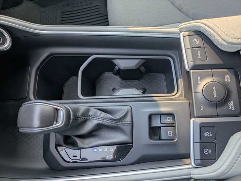 Used 2025 Toyota Grand Highlander AWD image 14