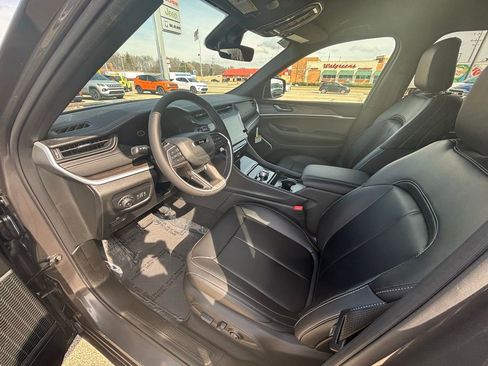 New 2026 Jeep Grand Cherokee L Limited image 12