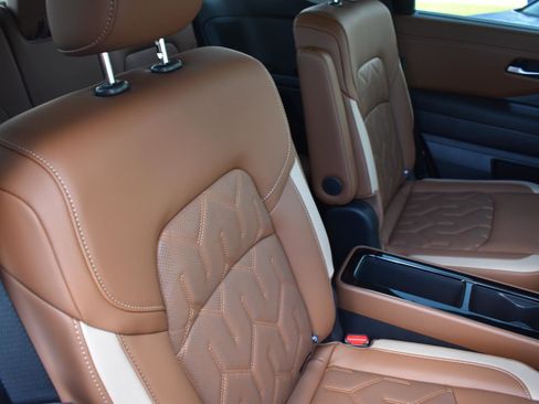 New 2026 Nissan Pathfinder Platinum FWD image 71