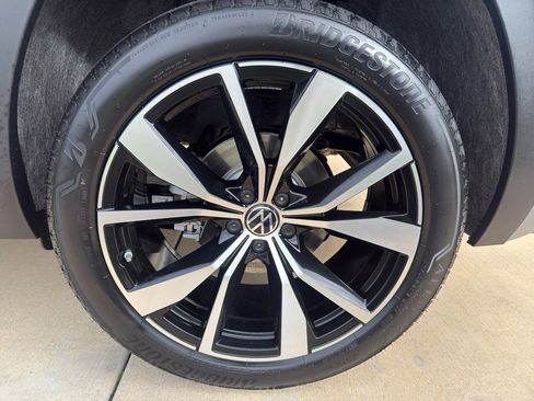 New 2026 Volkswagen Atlas Cross Sport SEL Premium R-Line image 17