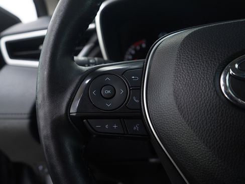 Used 2022 Toyota Corolla Cross XLE image 26