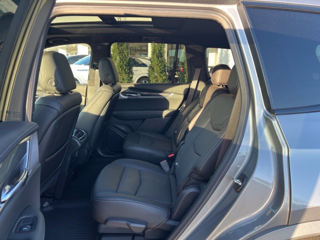Used 2024 Cadillac XT6 Sport w/ Technology Package AWD/4WD image 12
