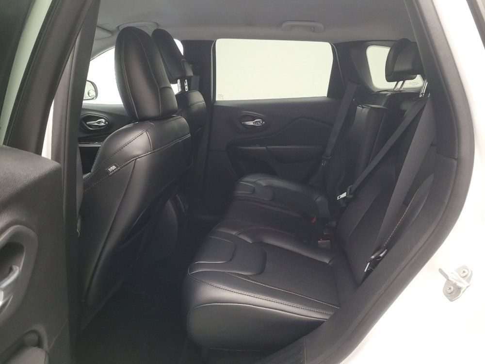 Used 2021 Jeep Cherokee Trailhawk AWD/4WD image 18