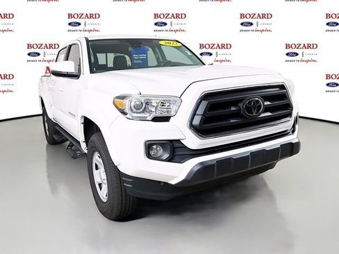 Used 2022 Toyota Tacoma SR5 w/ Technology Package RWD image 1