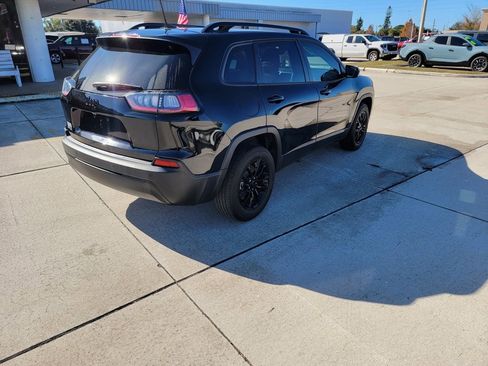 Used 2023 Jeep Cherokee Altitude Lux w/ Lux Elite Package image 5