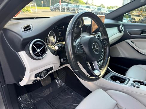 Used 2016 Mercedes-Benz GLA 250 4MATIC image 11