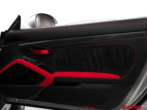 Used 2018 Porsche 911 GT2 RS image 32