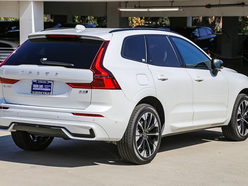 Certified 2026 Volvo XC60 B5 Plus w/ Climate Package PRO AWD/4WD image 4