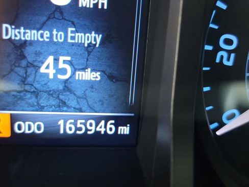 Used 2016 Toyota Tacoma TRD Sport w/ Premium & Technology Package image 32