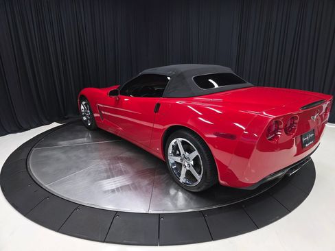 Used 2007 Chevrolet Corvette Convertible w/ Preferred Equipment Group RWD image 11