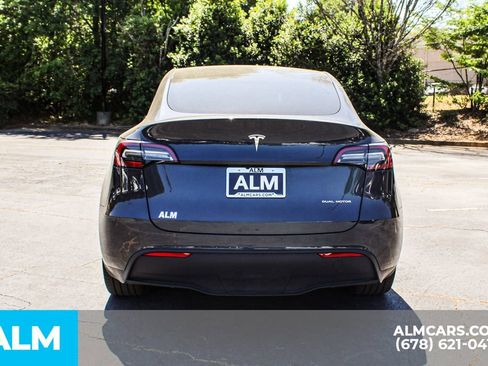Used 2024 Tesla Model Y Long Range AWD/4WD image 10