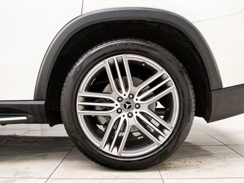 Used 2022 Mercedes-Benz GLS 450 4MATIC image 32