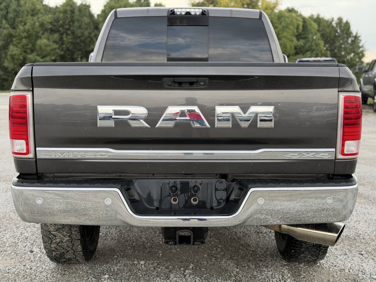 Used 2017 RAM 3500 Laramie Longhorn AWD/4WD image 4