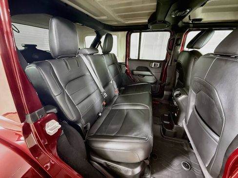 Used 2021 Jeep Wrangler Unlimited Sahara w/ Cold Weather Group AWD/4WD image 29