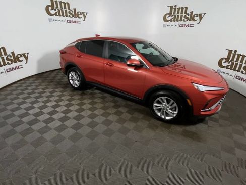 Used 2024 Buick Envista Preferred FWD image 2