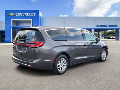 Used 2023 Chrysler Pacifica Touring-L