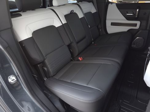 Used 2025 GMC Hummer EV 3X image 45