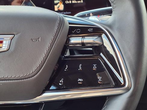 Used 2025 Cadillac Escalade V image 27