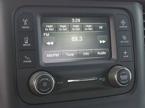 Used 2024 RAM 2500 Tradesman w/ Chrome Appearance Group image 15