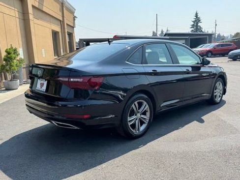 Used 2020 Volkswagen Jetta R-Line w/ R-Line Cold Weather Package FWD image 7
