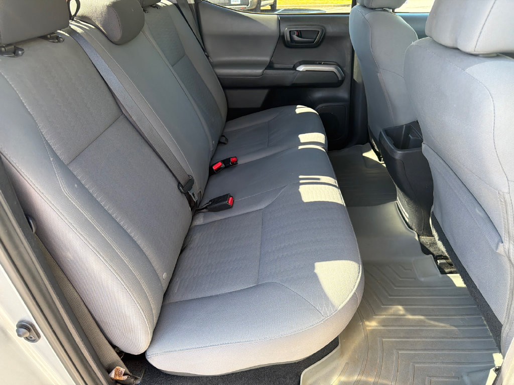 Used 2019 Toyota Tacoma SR5 AWD/4WD image 15