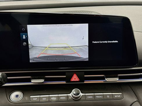 Used 2025 Hyundai Elantra SEL FWD image 23