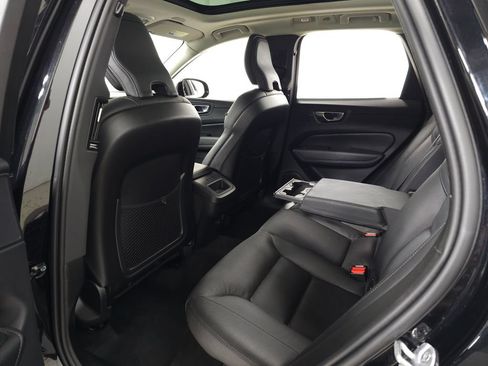 Certified 2025 Volvo XC60 B5 Plus AWD/4WD image 32