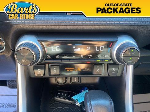 Used 2021 Toyota RAV4 XLE w/ XLE Grade Weather Package AWD/4WD image 31