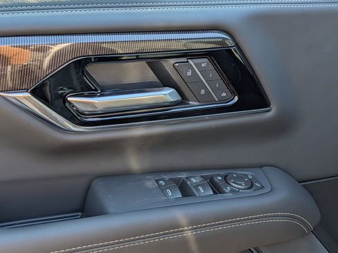 New 2026 GMC Yukon XL Elevation AWD/4WD image 28
