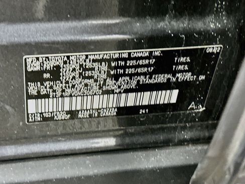 Used 2022 Toyota RAV4 LE w/ Carpet Mat Package (TMS) AWD/4WD image 12