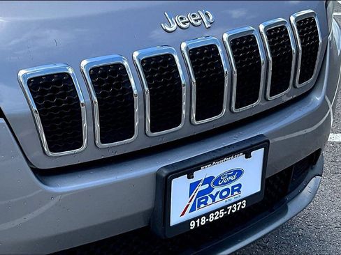Used 2020 Jeep Cherokee Limited AWD/4WD image 29