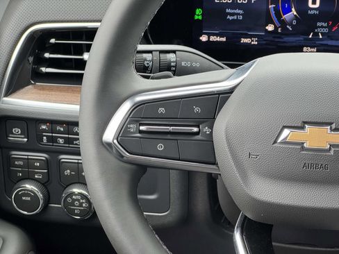 New 2026 Chevrolet Suburban High Country image 14