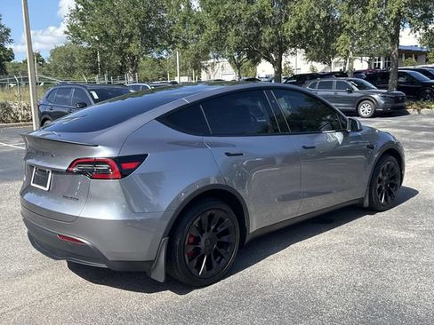 Used 2024 Tesla Model Y Long Range AWD/4WD image 4