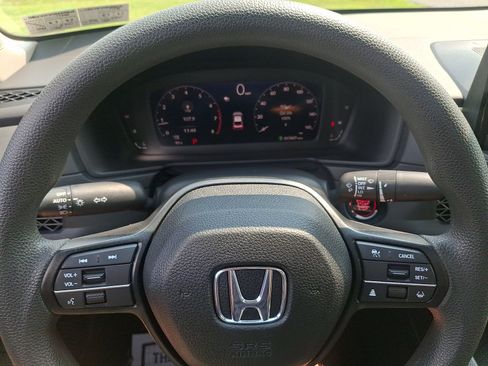 Used 2024 Honda Accord EX image 19
