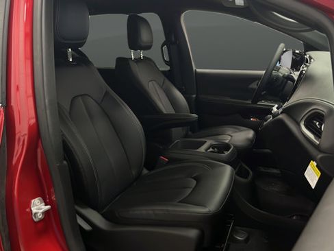 New 2026 Chrysler Pacifica Select FWD image 29