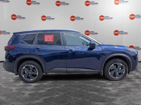 Used 2025 Nissan Rogue SV w/ SV Premium Package AWD/4WD image 4