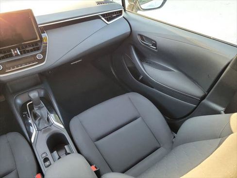 Used 2024 Toyota Corolla LE FWD image 11