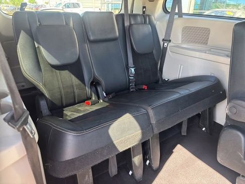 Used 2018 Dodge Grand Caravan SXT FWD image 13