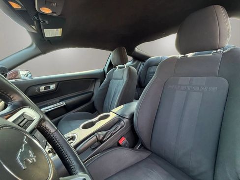 Used 2018 Ford Mustang Coupe RWD image 10