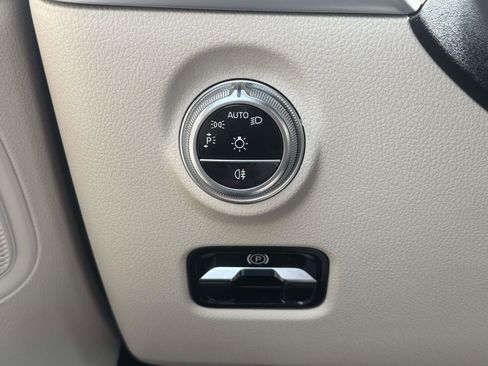 Used 2023 Mercedes-Benz C 300 4MATIC Sedan image 23