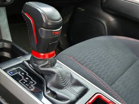 Used 2018 Toyota Tacoma SR5 image 18