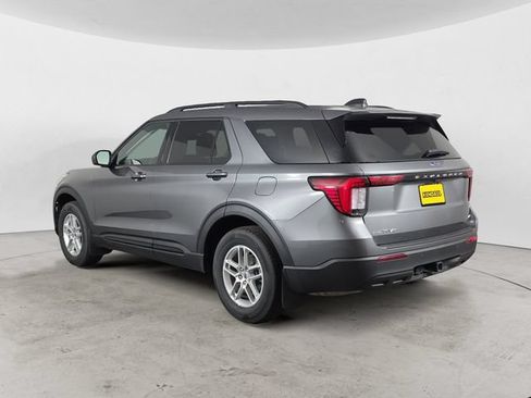 Used 2026 Ford Explorer Active AWD/4WD image 7