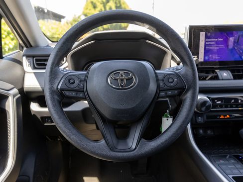 Used 2024 Toyota RAV4 LE AWD/4WD image 29