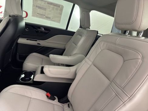 New 2025 Lincoln Aviator Reserve w/ Jet Appearance Package image 17