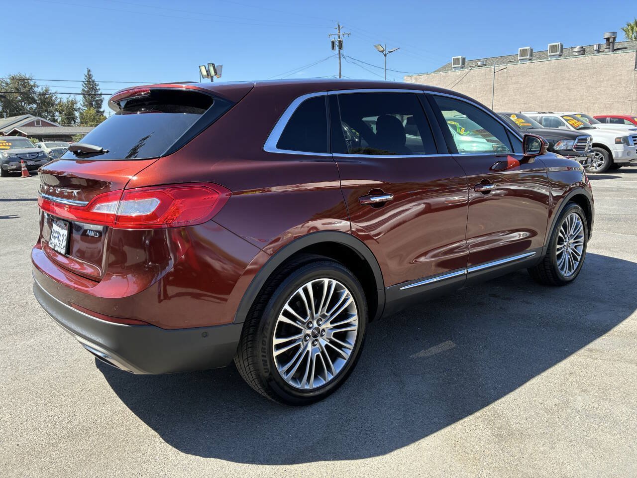 Used 2016 Lincoln MKX Reserve w/ Luxury Package AWD/4WD image 2